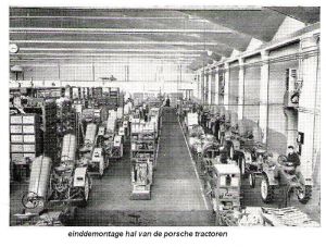 Einddemontage hal van de porsche tractoren